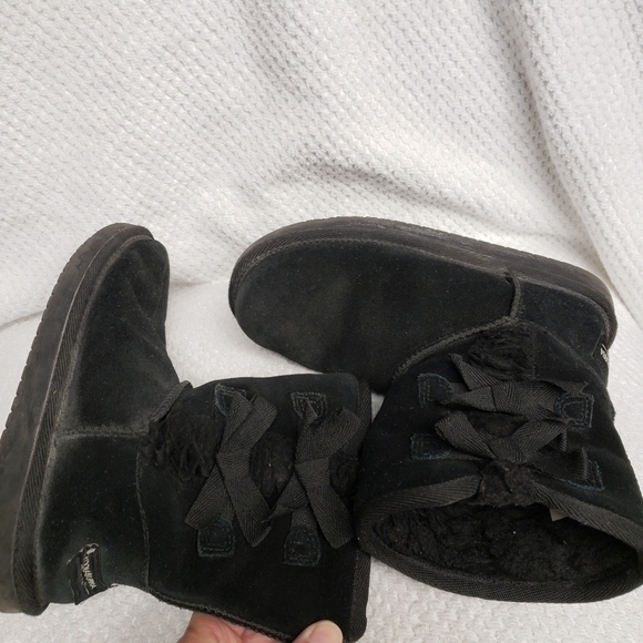 Koolaburra by Ugg Child Size 1 Victoria Short Boots Black Bows 1019372 Pre-owned - Picture 7 of 15
